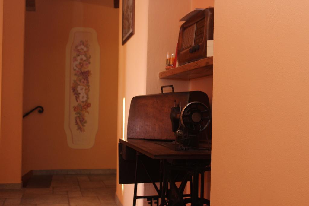 Il Borgo B&B Castellinaldo Екстериор снимка
