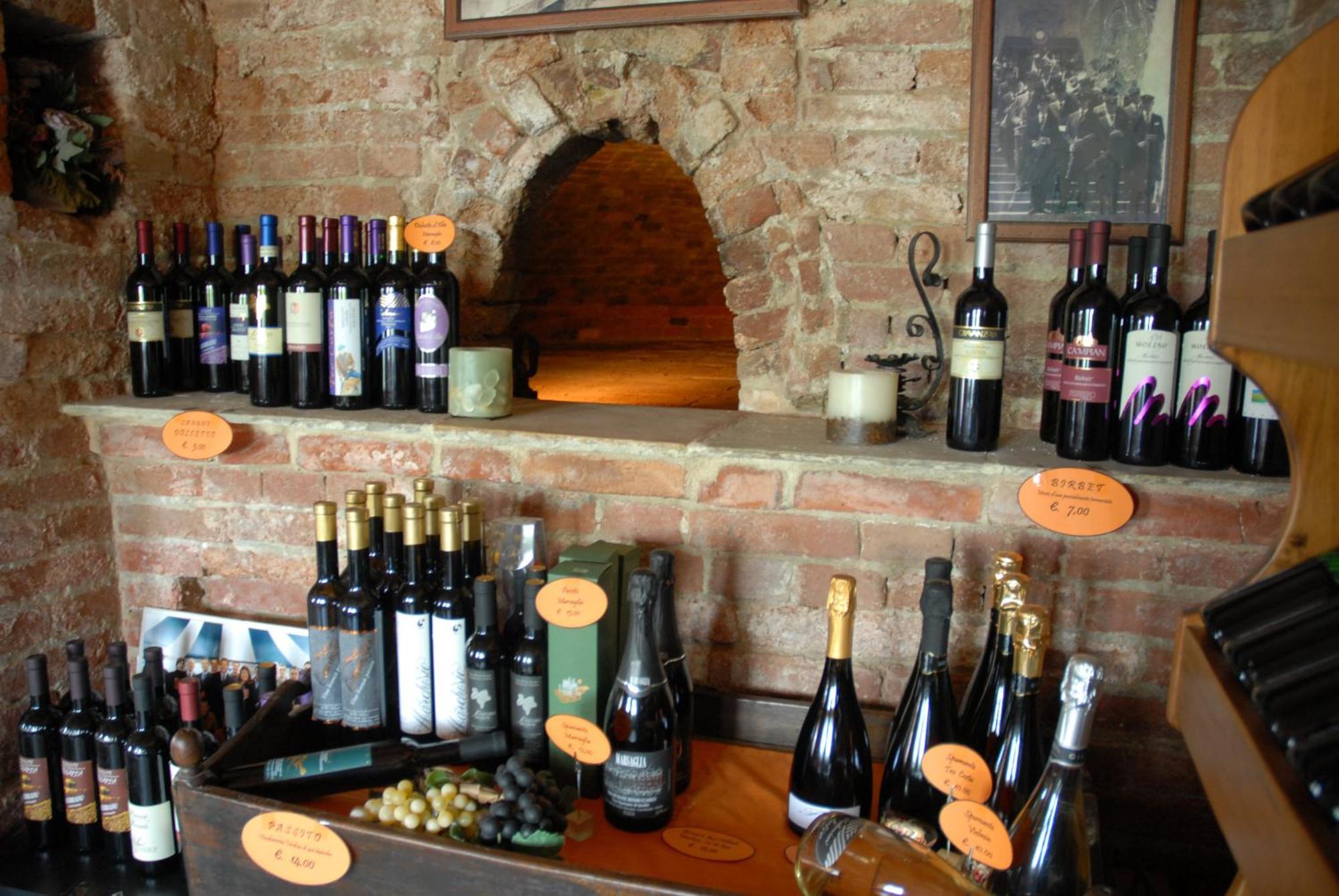 Il Borgo B&B Castellinaldo Екстериор снимка