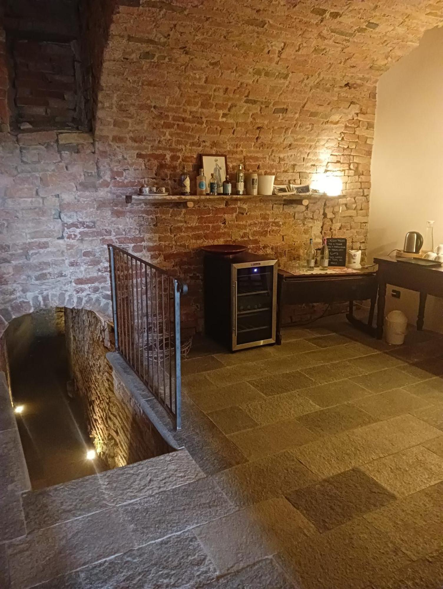 Il Borgo B&B Castellinaldo Екстериор снимка