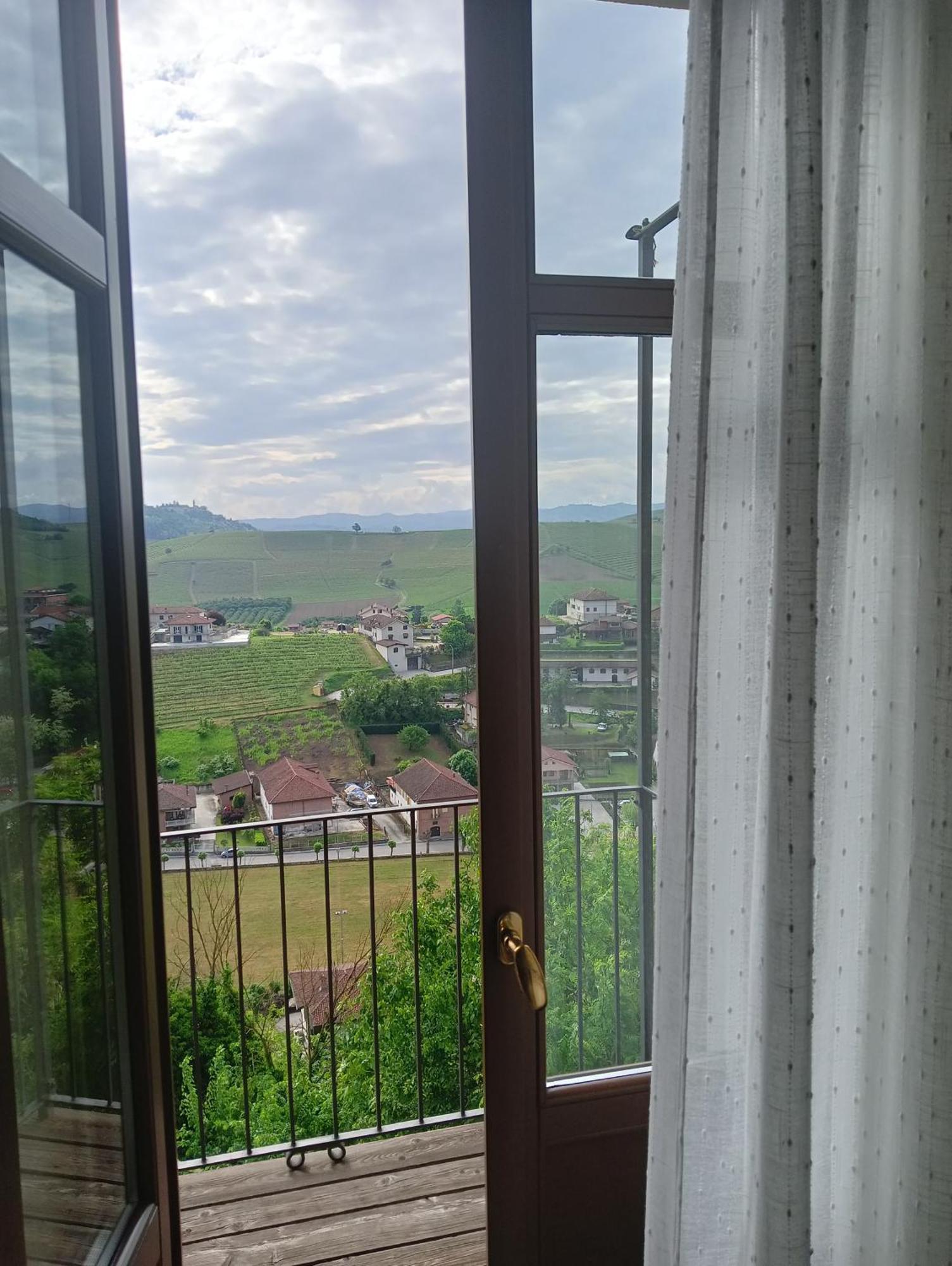 Il Borgo B&B Castellinaldo Екстериор снимка