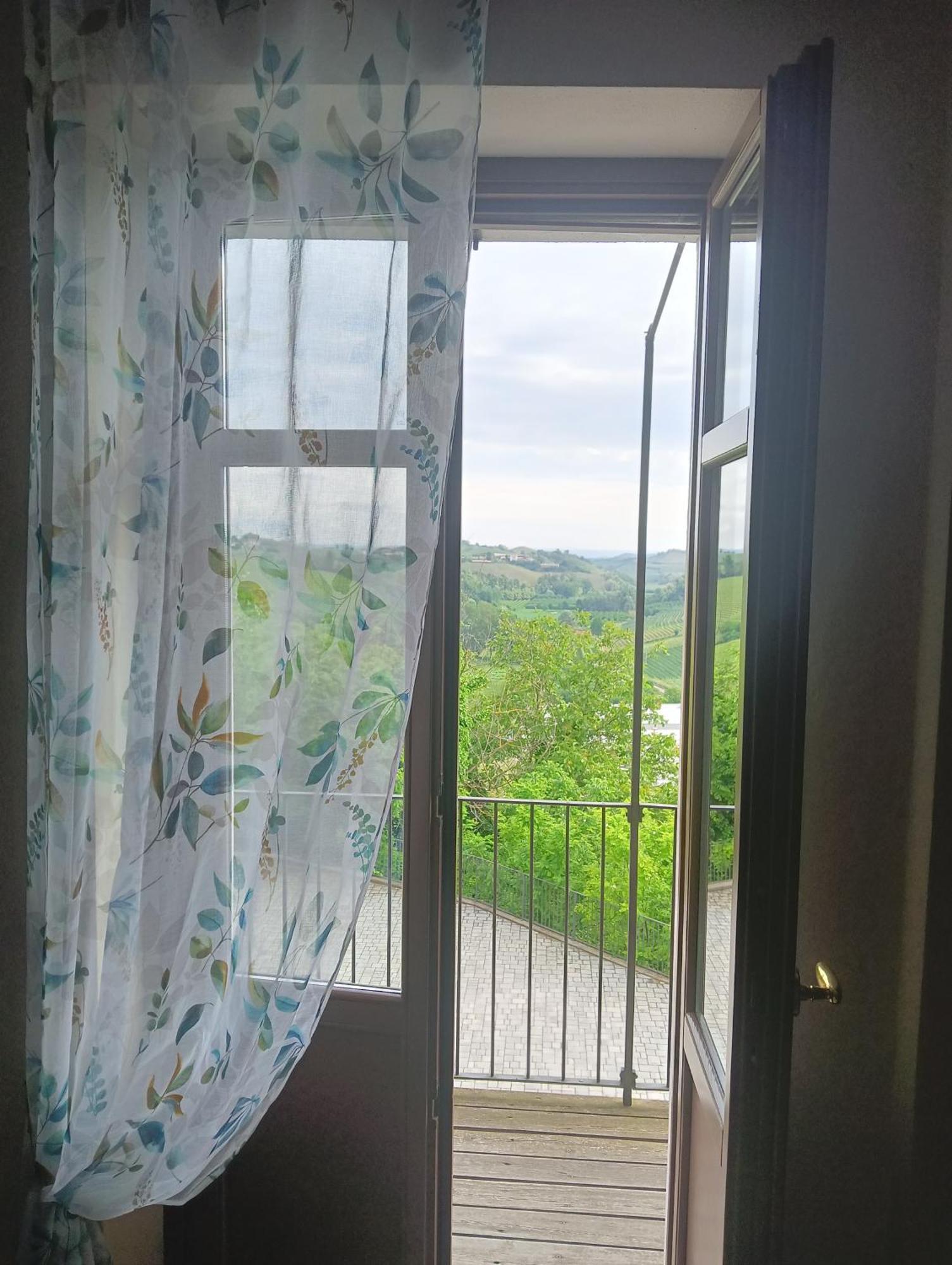 Il Borgo B&B Castellinaldo Екстериор снимка