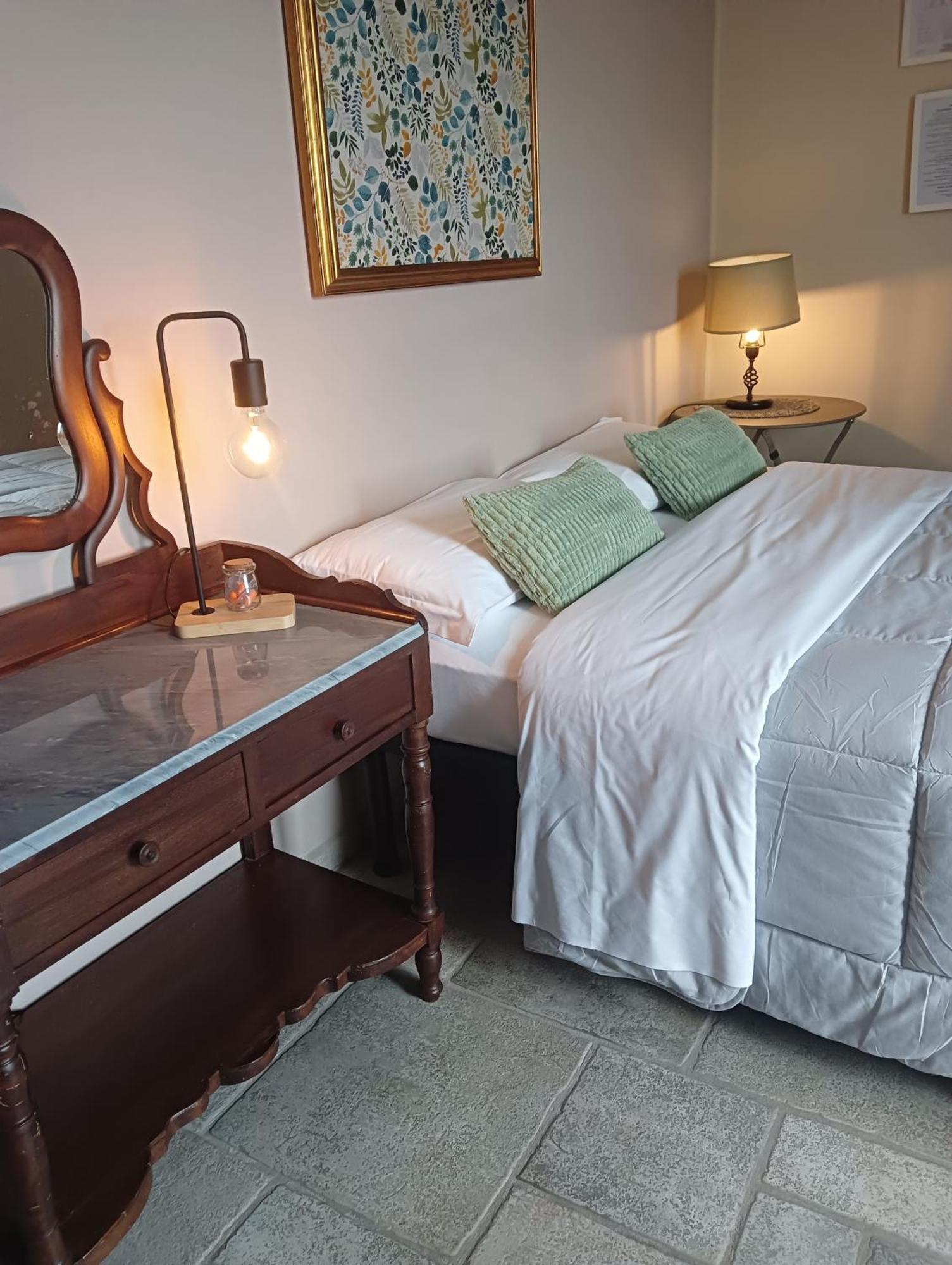 Il Borgo B&B Castellinaldo Екстериор снимка