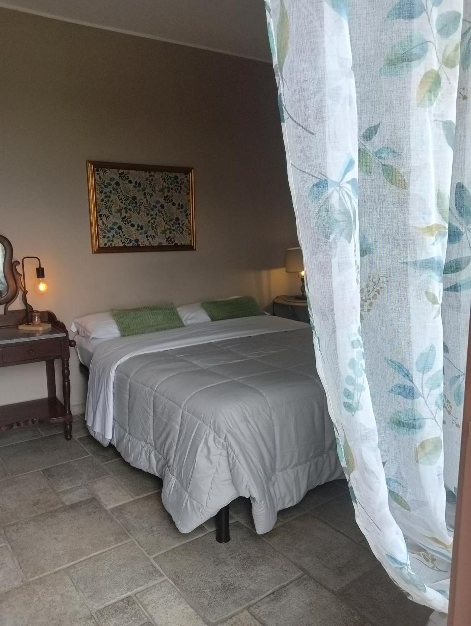 Il Borgo B&B Castellinaldo Екстериор снимка