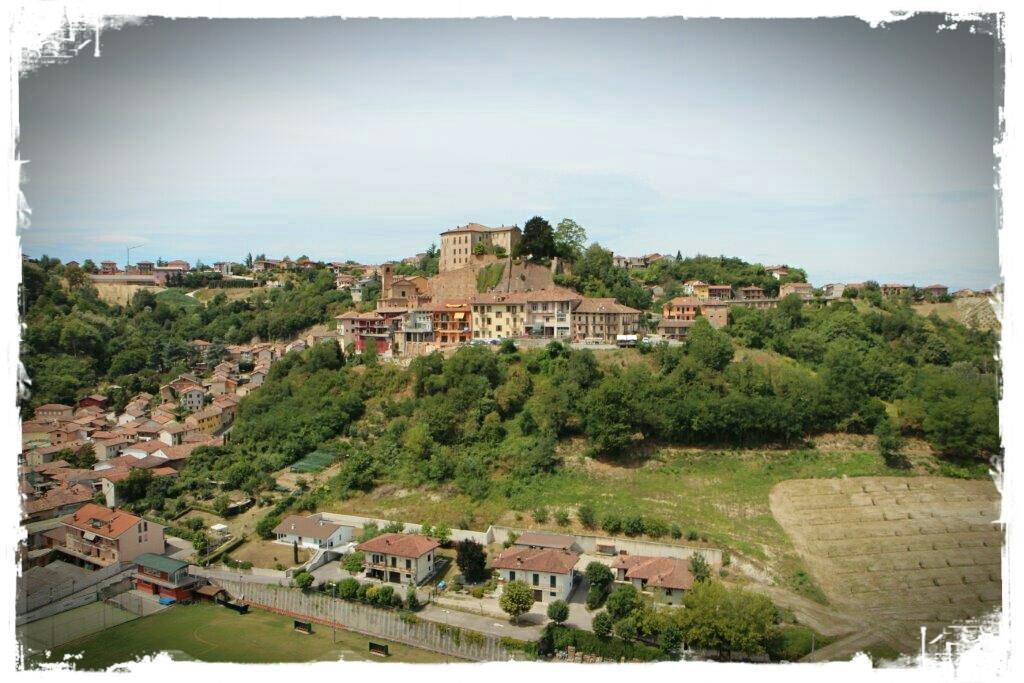 Il Borgo B&B Castellinaldo Екстериор снимка