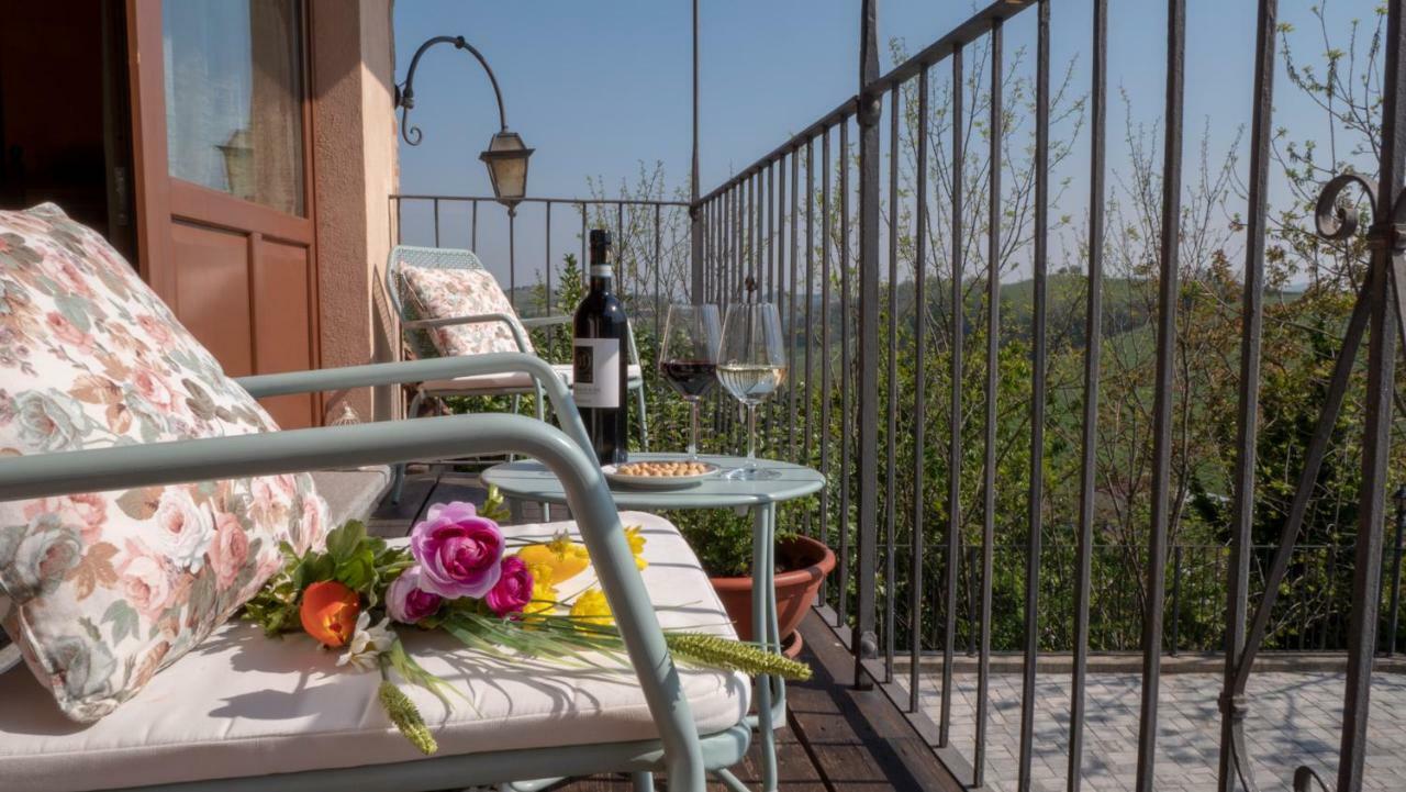 Il Borgo B&B Castellinaldo Екстериор снимка