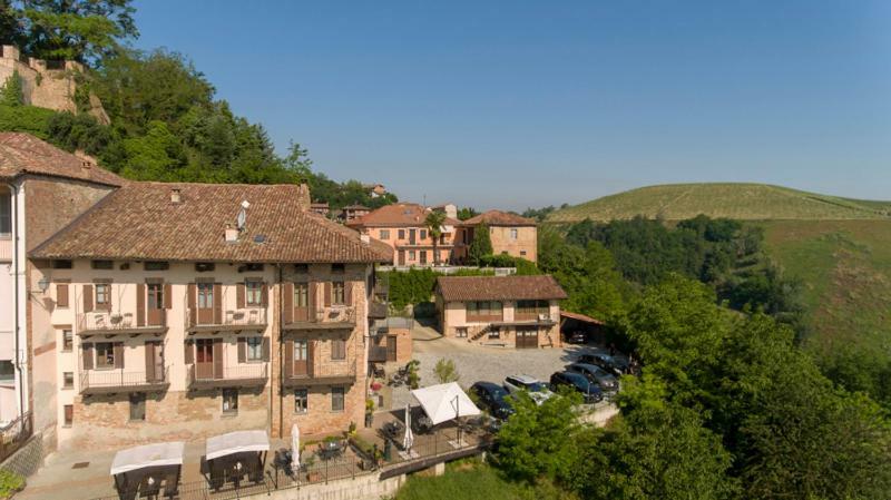 Il Borgo B&B Castellinaldo Екстериор снимка
